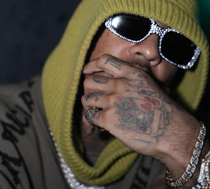 Bague 'OWLITE' worn by JEREMIH