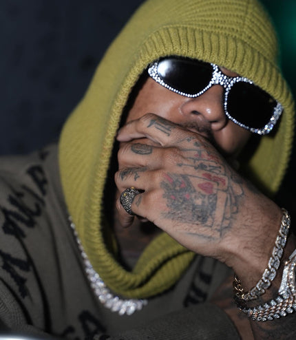Bague 'OWLITE' worn by JEREMIH