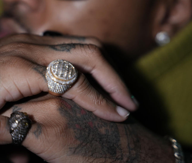 Bague 'OWLITE' worn by JEREMIH