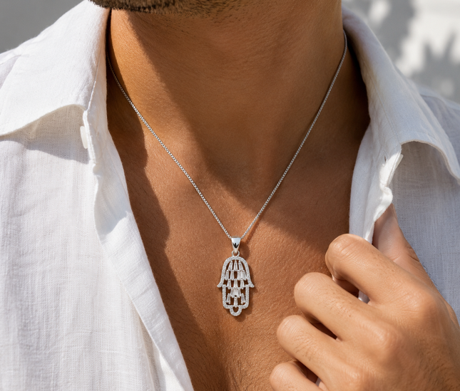 Pendentif Main de Fatma Pavée de Zircons 2