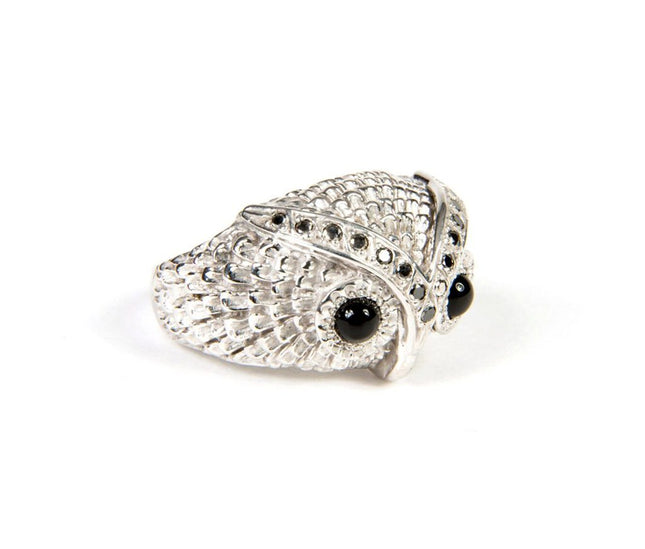 Bague 'OWLITE' worn by JEREMIH